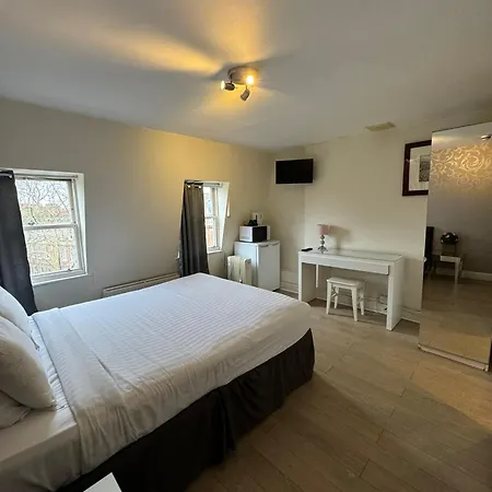 The Paramount Hotel